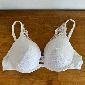 Vassarette White Lace Push Up Bra